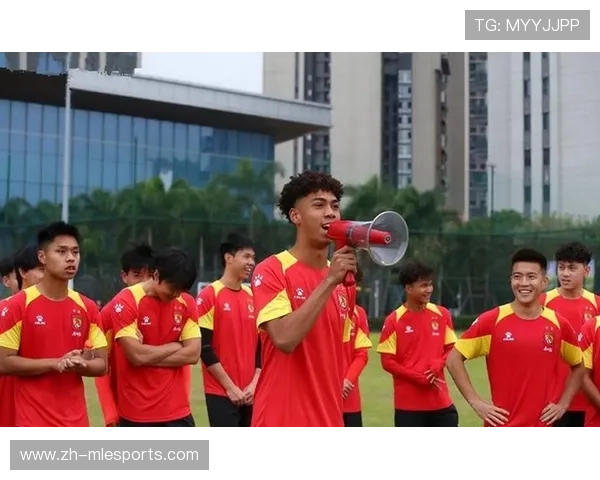 “广州队青训营吸引全国青少年足球爱好者”，广州足球青训中心