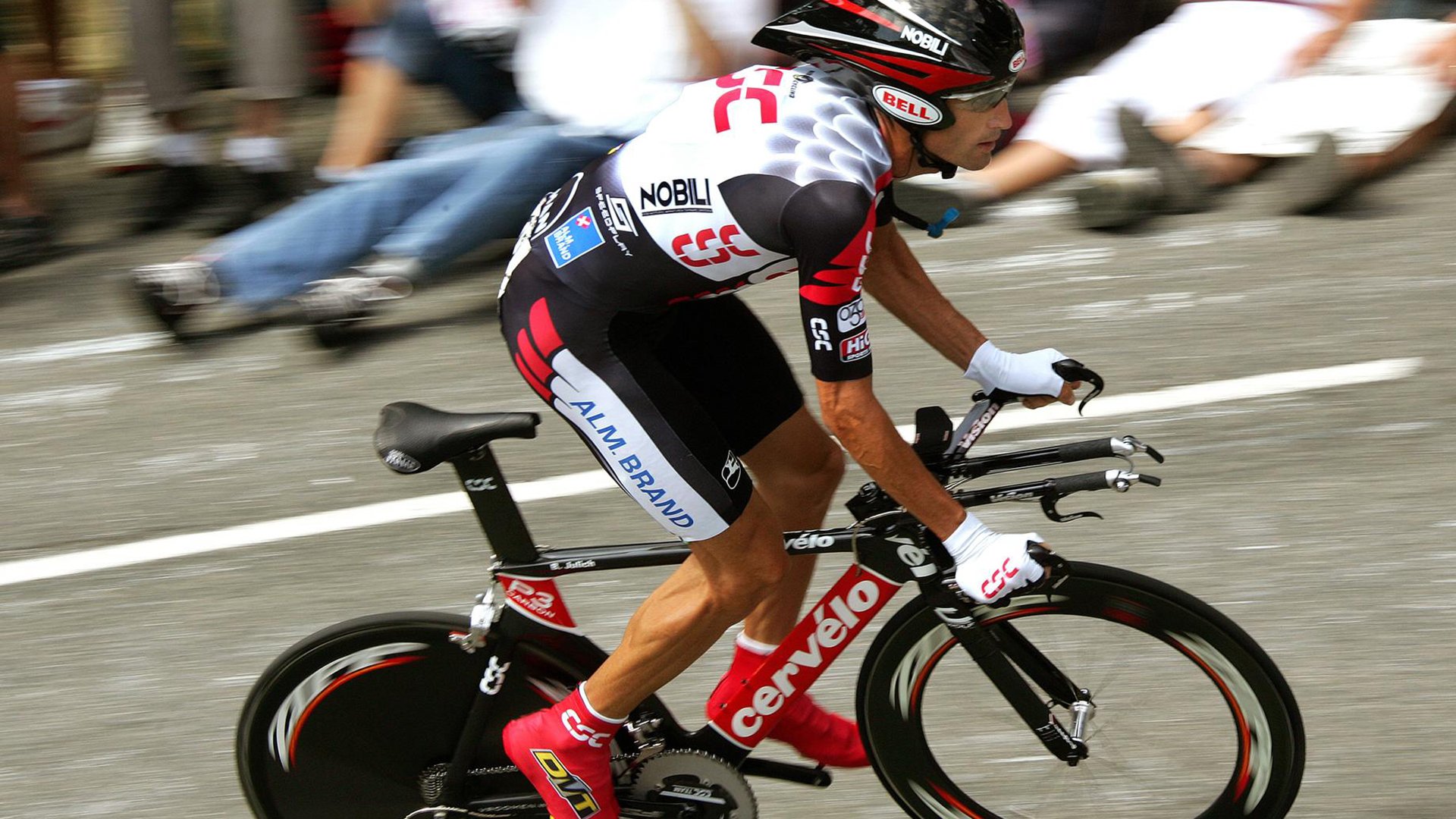 世界杯与欧冠共同推广“反种族歧视”主题周 获得广泛响应